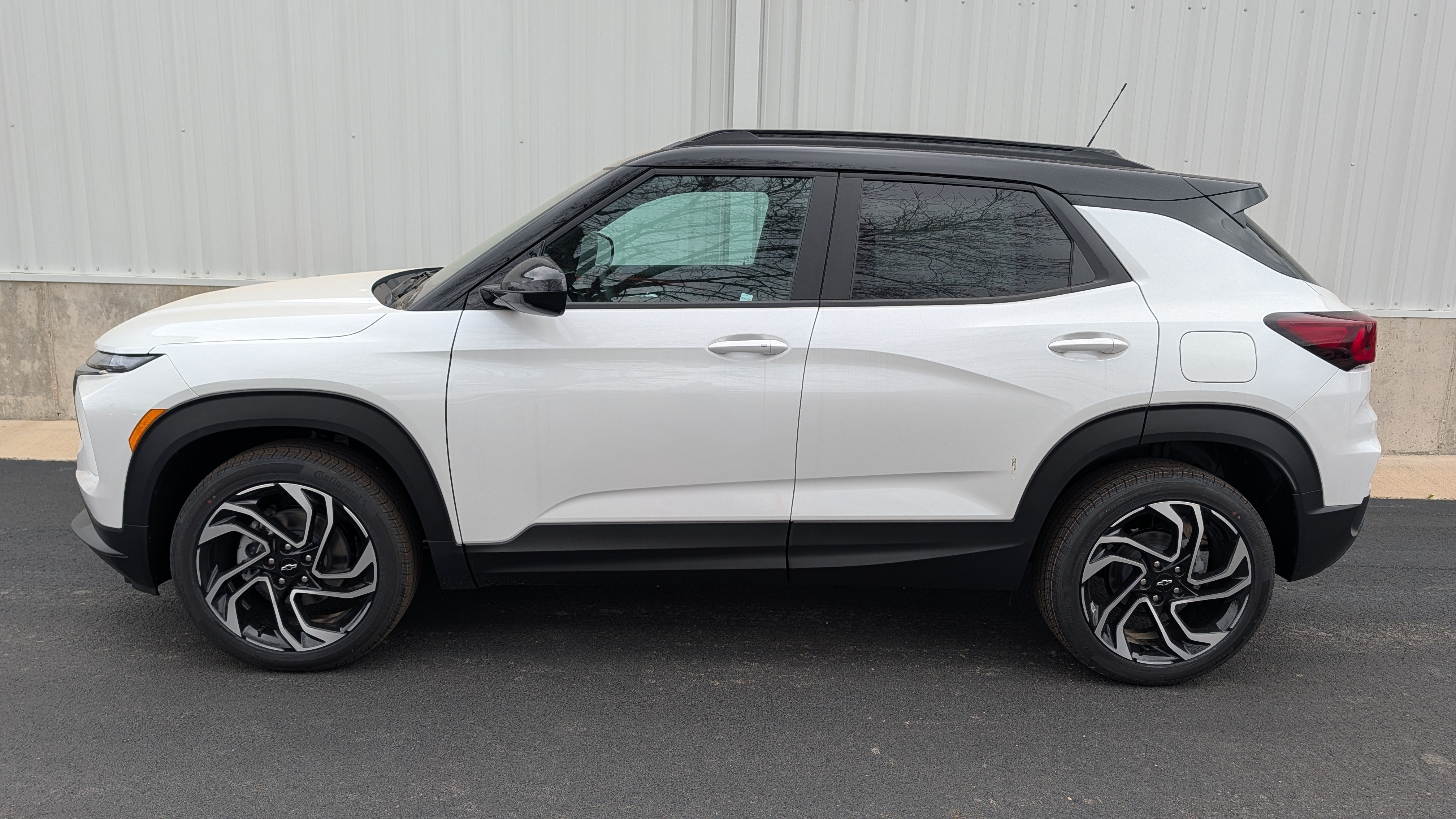 2026 Chevrolet Trailblazer RS in Iridescent Pearl Tricoat — front three-quarter view